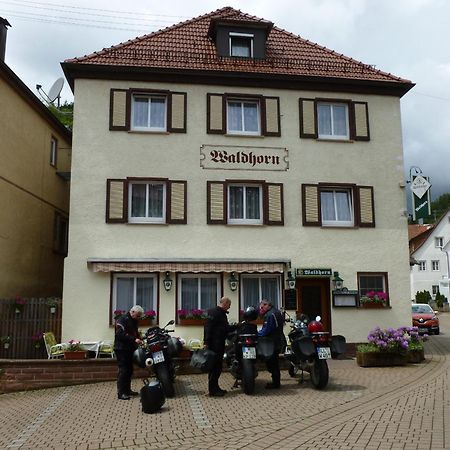 Gasthaus Waldhorn バート・タイナッハ・ツァヴェルシュタイン エクステリア 写真