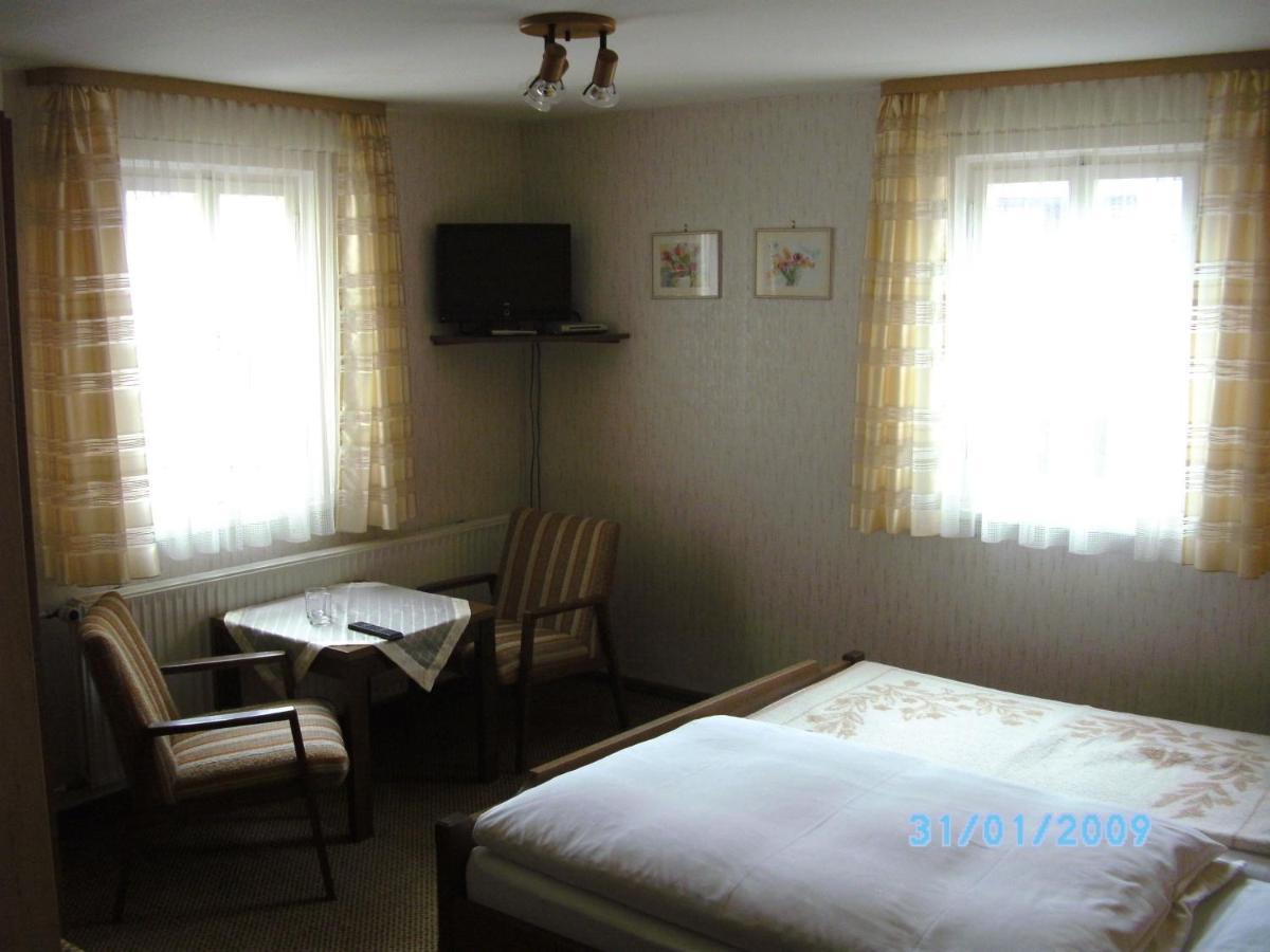 Gasthaus Waldhorn バート・タイナッハ・ツァヴェルシュタイン エクステリア 写真