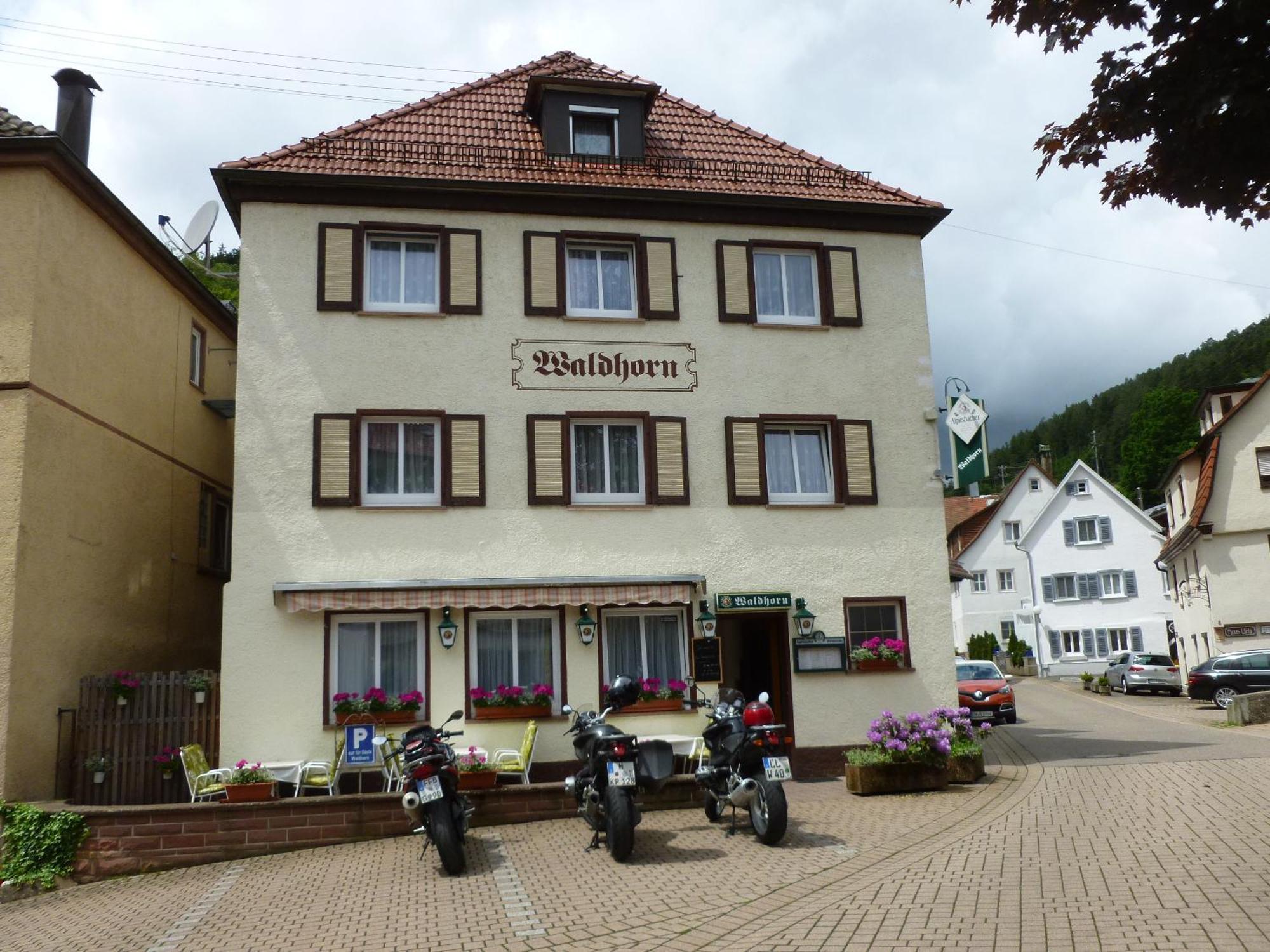 Gasthaus Waldhorn バート・タイナッハ・ツァヴェルシュタイン エクステリア 写真