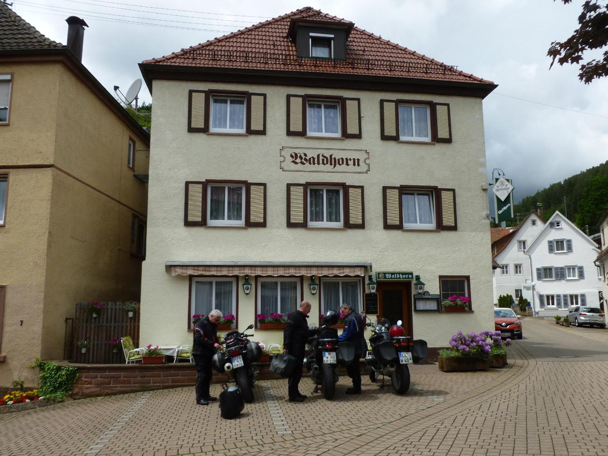 Gasthaus Waldhorn バート・タイナッハ・ツァヴェルシュタイン エクステリア 写真